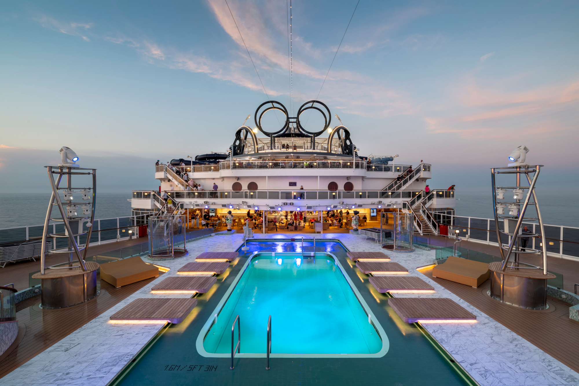 MyCruise MSC Seaview Offentlige-arealer Pool-spa4